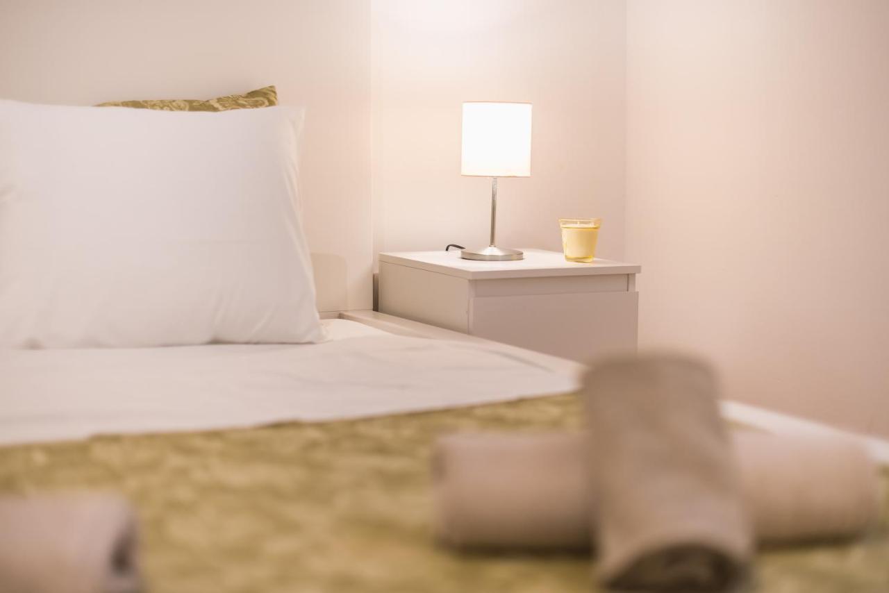 Apartment At Megaro Mousikis St Semi Basement 1Bed 2 Pers アテネ エクステリア 写真